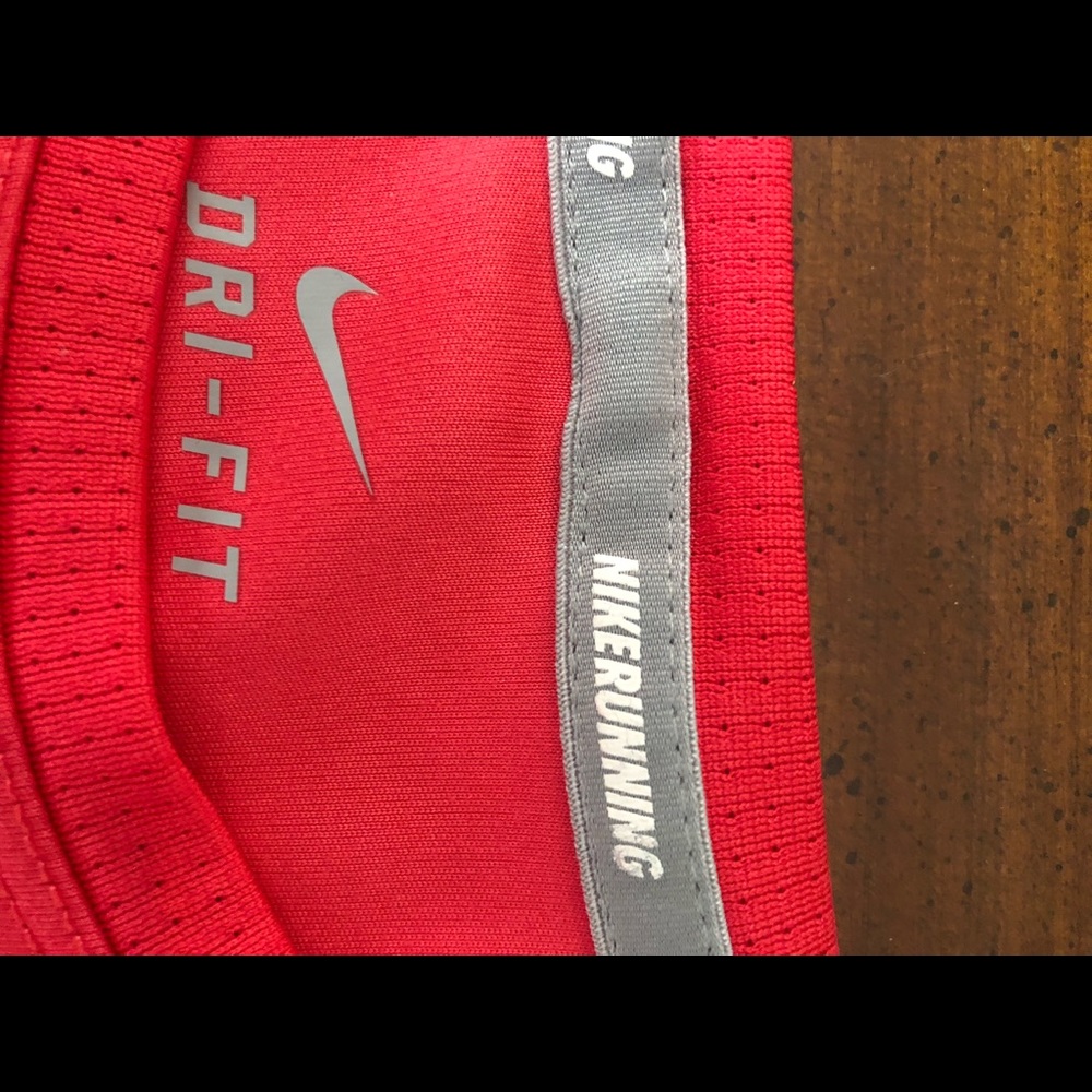 Nike Dri-Fit tee - Picture 5 of 8